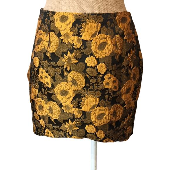 Kourt Tala Crop Top & Mini Skirt NWT NEW Set Size Small Black Yellow Gold Floral - Picture 4 of 14